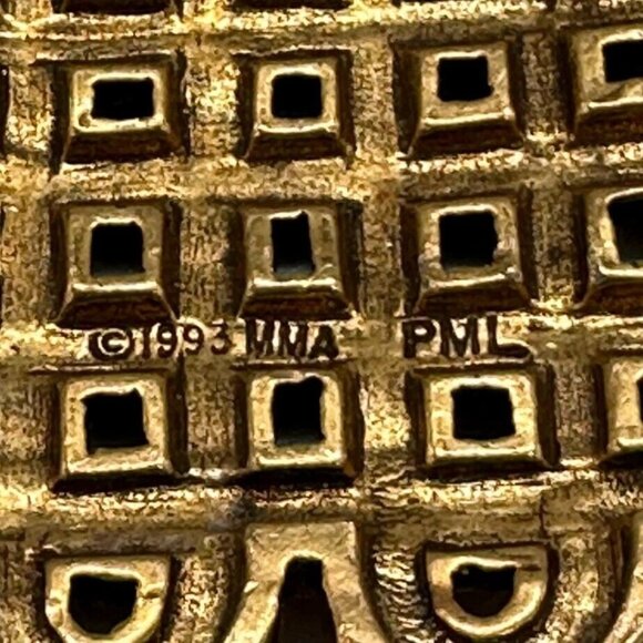 Metropolitan Museum of Art MMA Brooch Gold Tone Celtic Knot Vintage '93 - Picture 5 of 6